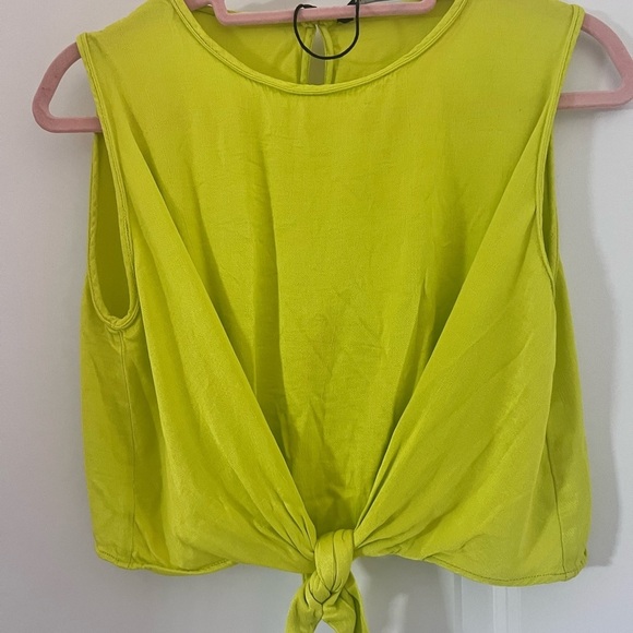 Neon Yellow Sleeveless Tie-Front CropTop Size Large - Picture 4 of 7